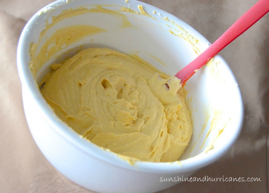 Easy Pumpkin Dip with Ginger Crackers