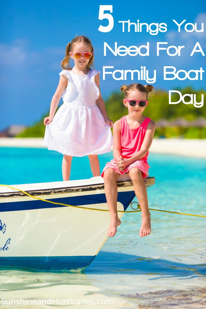 You'll be ready to enjoy a day of fun on the lake or ocean when you know 5 Things To Pack For A Family Boat Day! Fresh ideas for families with kids.