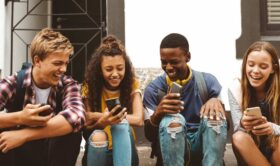 A Parent’s Guide to Healthy Tech and Screen Habits (From Elementary to College)